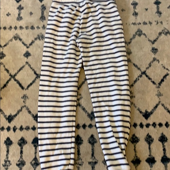 Girls Old Navy Sweatpants - Picture 2 of 2